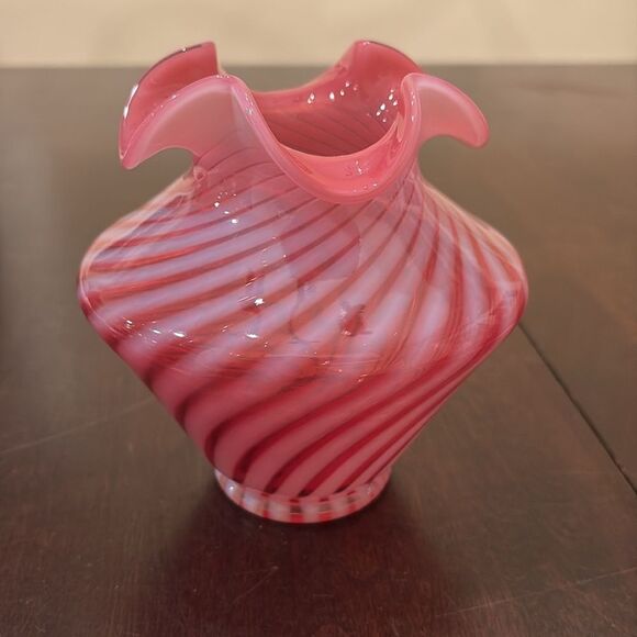 Fenton cranberry opalescent spiral optic glass vase ruffle top - Picture 2 of 5
